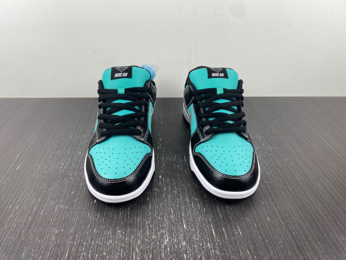 diamond S*pply co. x dunk low pro sb t*f*ny 304292-402