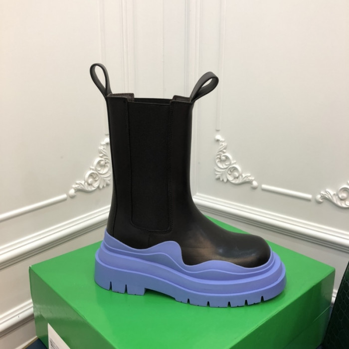 Bo*te*ga ve*ne*ta chelsea tire leather high boot