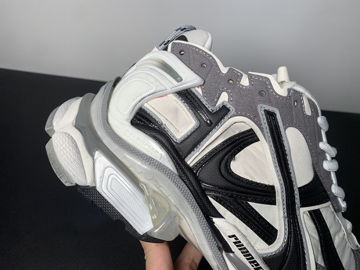 BALCIA RUNNER SNEAKER