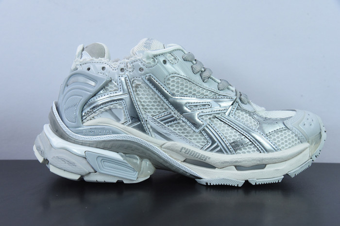 BALCIA RUNNER SNEAKER